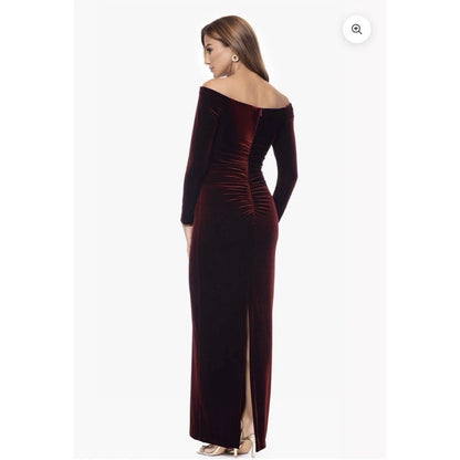 Vestido largo de terciopelo "Christy" de XSCAPE Petite sin hombros, talla 8P, MSRP: 179$